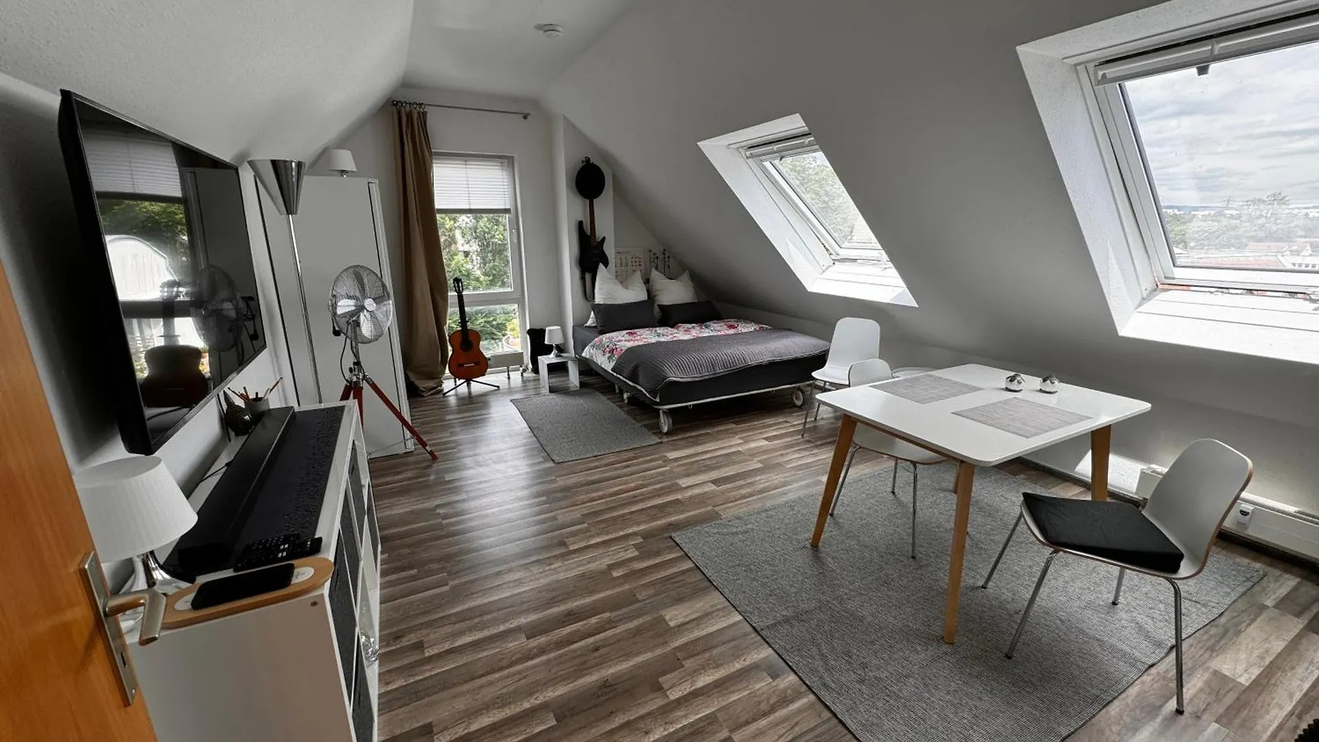 Apartment Gemuetliche Helle Dach-Wohnung In Frankfurt Frankfurt am Main